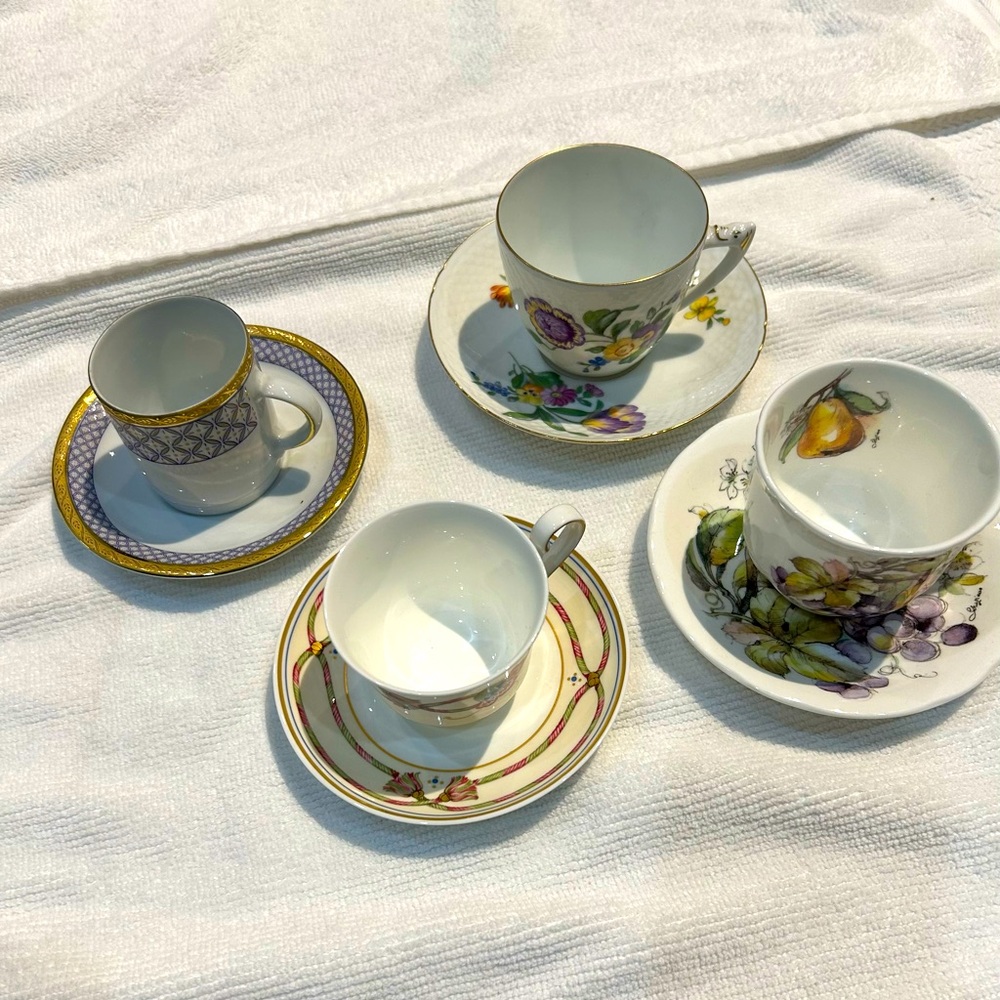 Demitasse/espresso cups. 4 cups with saucers. Beautiful.